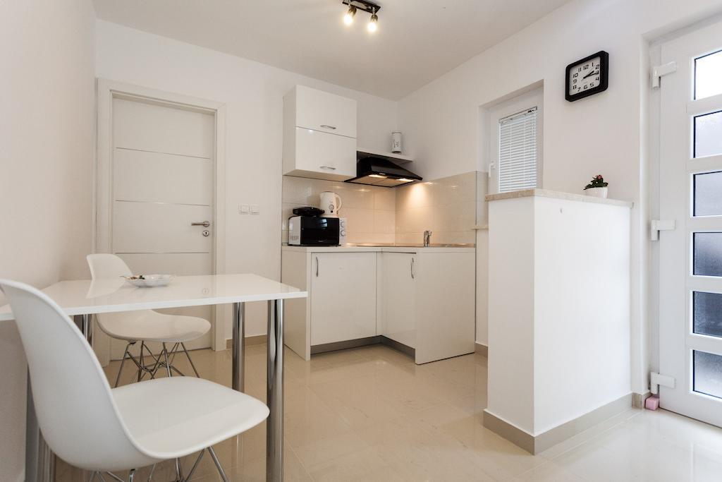 Rafael Apartment *